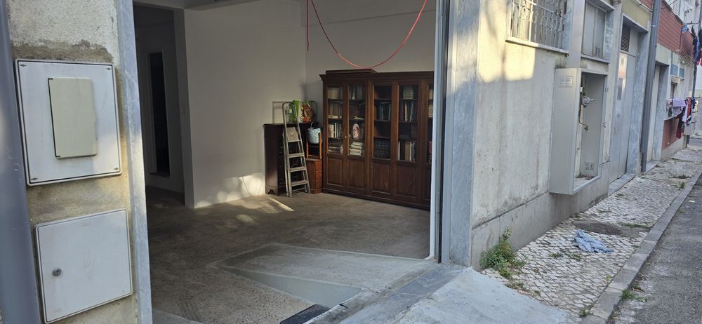 Móvel de sala pau de cerejeira completo é só desmontar em 3 corpos e levar com acesso fácil sintra.