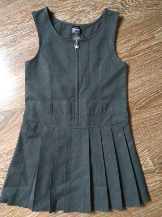 Sukienki dla dziewczynki rozm. 122 komplet