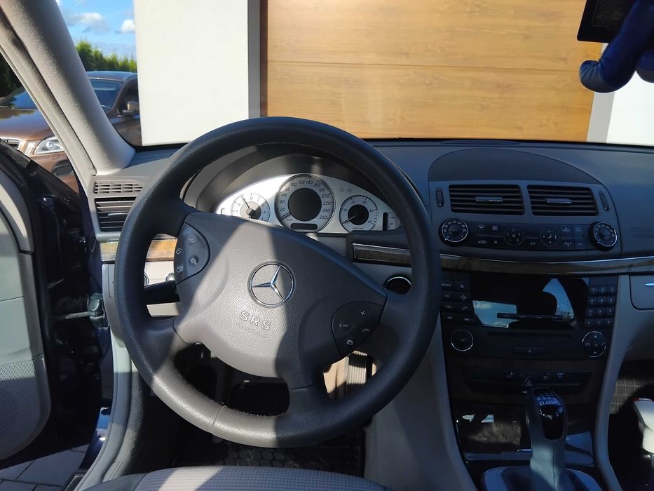 Mercedes-Benz W211  salon Polska 1 ręce w rodzinie