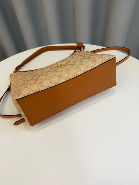 Жіноча нагрудна сумка LOUIS VUITTON CR149