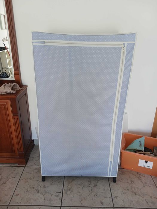 Vendo roupeiro para campismo