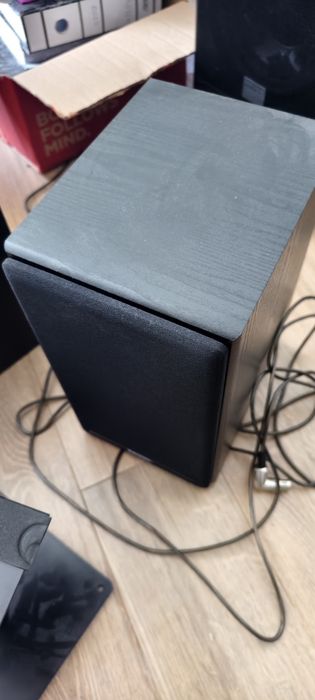 2.1 Colunas Activas e Subwoofer: Edifier r2750db + Mivoc Hype 10g2 + Suportes