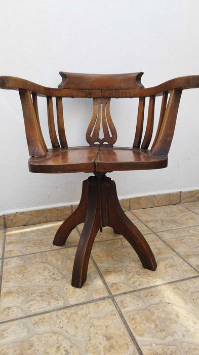 Mesa e cadeira Antigas (Séc.XlX-Como Novas)