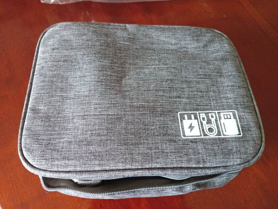 Organizer na elektronikę.