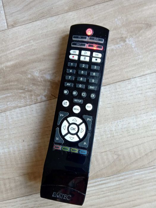 Pilot EMTEC, TV/DVD/SAT oryginał, piękny stan. Plus gratis.