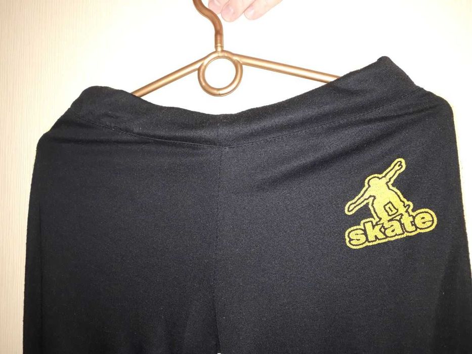 Спортивные трикотажные брюки черные. Брюки спортивные черные размер S