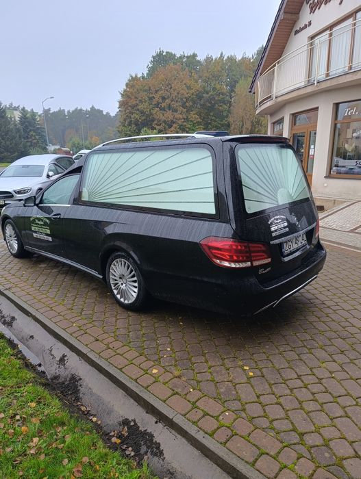 Karawan pogrzebowy Mercedes-Benz/Bautex Stan Super