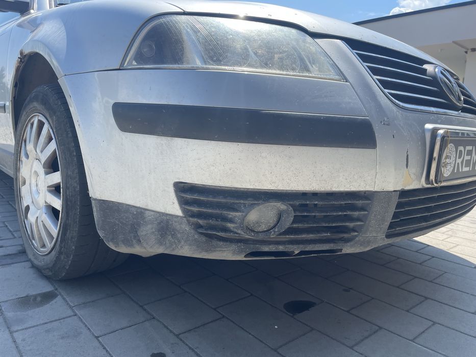 Бампер передній Volkswagen Passat B5+  Пасат б5