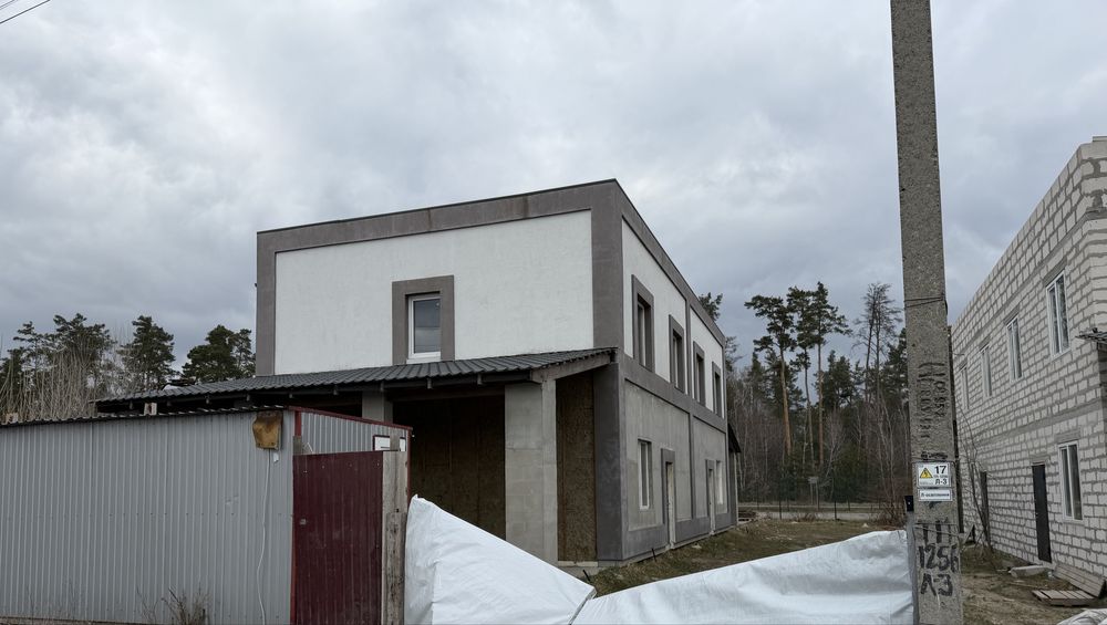 Продаєься 4 таунхауси у Фастівському районі Київської області.