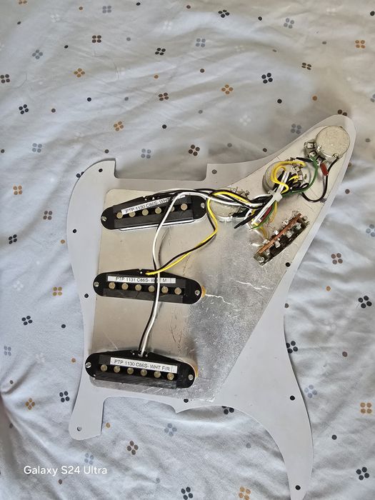 Transforme sua guitarra numa Fender
