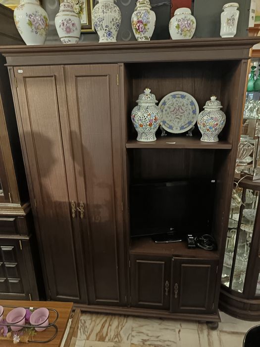 Móvel com roupeiro multi usos