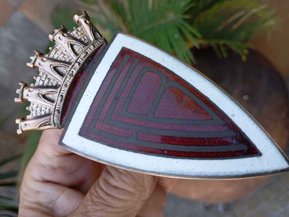 Antigo Emblema em Latão e Esmaltado Futebol Clube Barreirense para Grelha Frontal de Carro