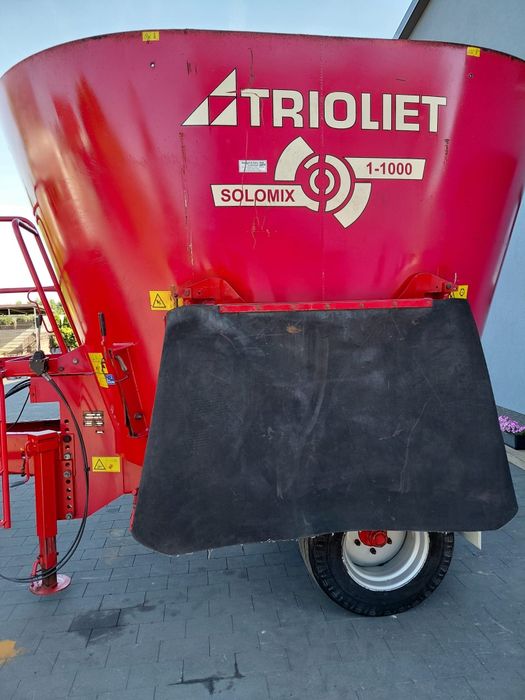 Paszowóz Wóz paszowy TRIOLIET Solomix 1000