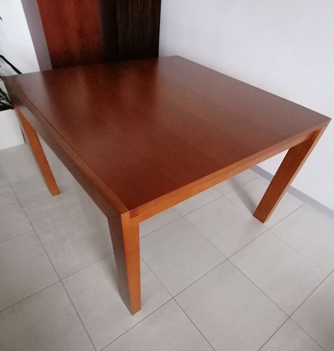 Mesa de jantar extensível