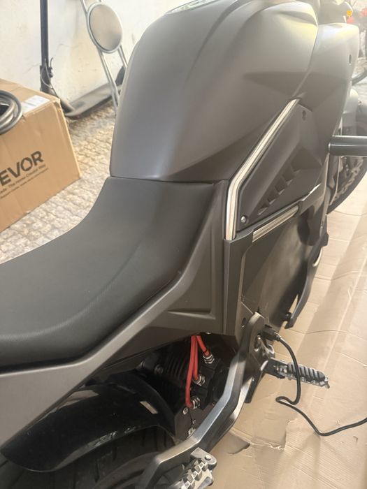 Moto 125 cc eletrica 160 km autonomia