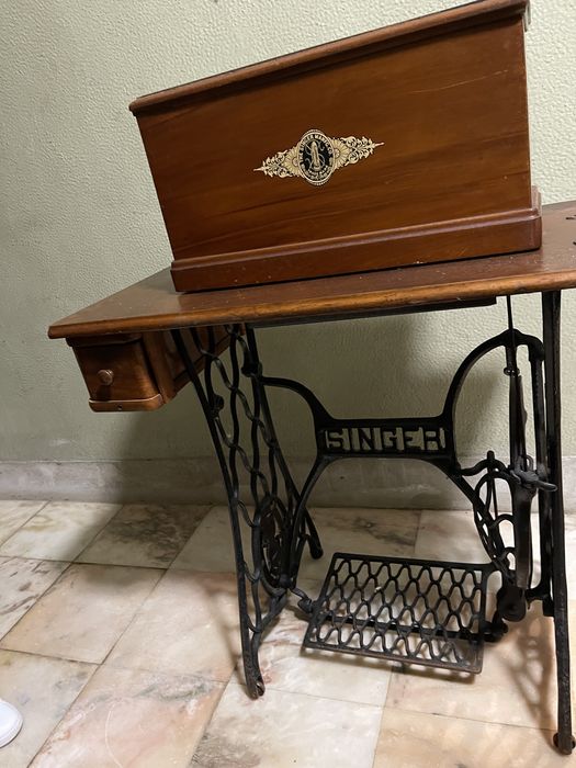 Maquina de Costura Singer Antiga
