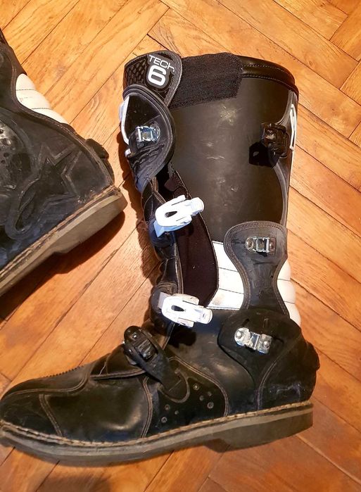 Мотоботы эндуро почти новые