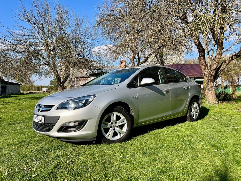 Opel Astra Zadbany Opel Astra 1.6 CDTI