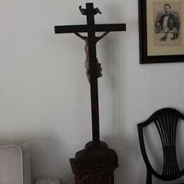 Grande crucifixo em madeira início Séc XIX