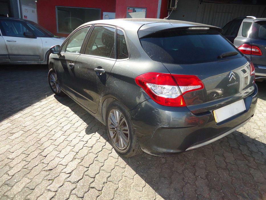 Citroen C4 1.6 Hdi 90cv VTR (9HP) de 2012, só ás peças