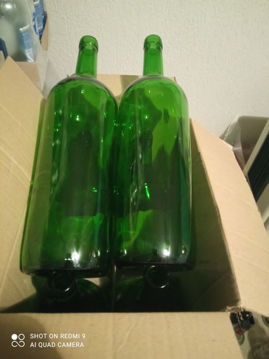 Пляшка для вина прозора 0.75  оливкова 0.75 зелена 1.5л.