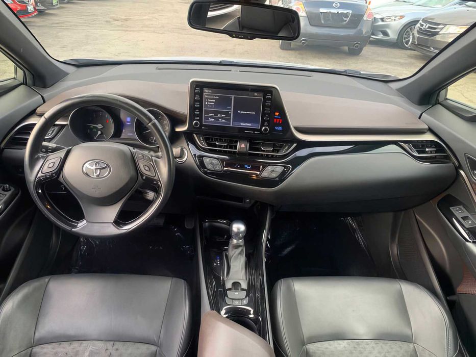 Toyota C-HR Limited      2019