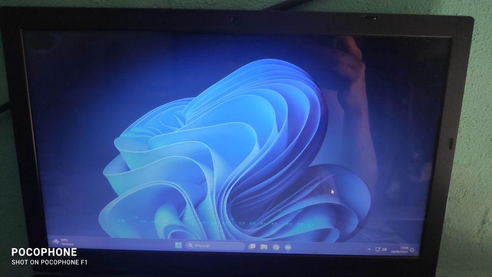 Toshiba Satéllite ecrã com mancha portátil como novo