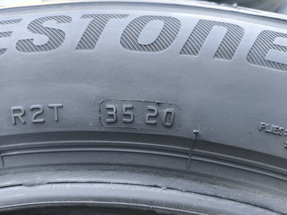 215/55/17 Bridgestone Turanza T001 KOMPLET