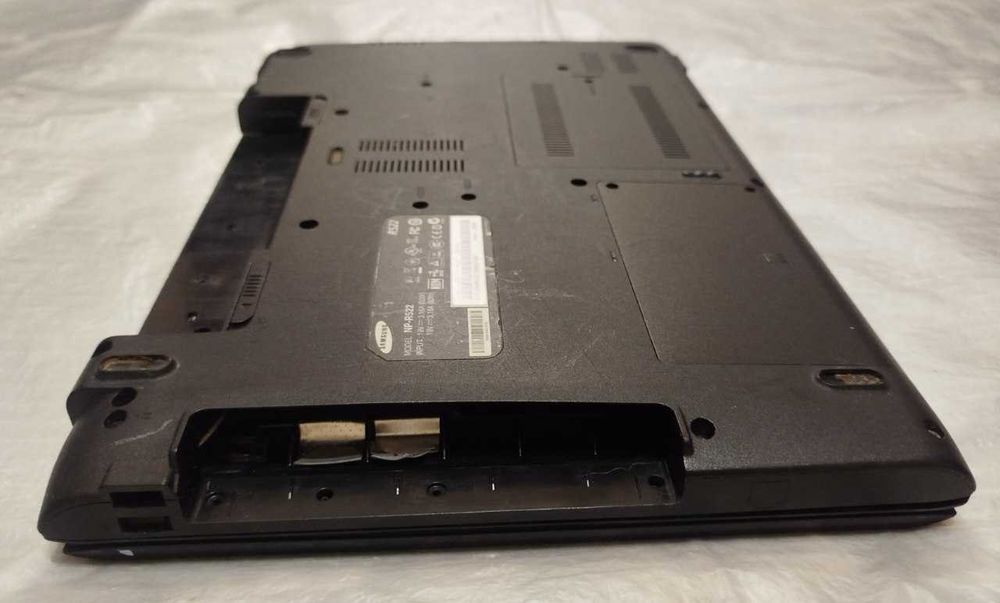 Корпус Ноутбука - Samsung NP-R518/NP-R520/NP-R522 (Всі частини)!