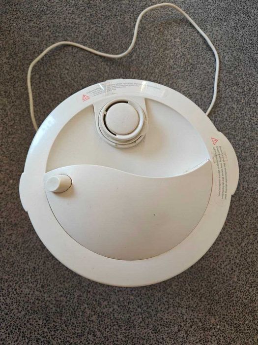 Máquina de Cozinha Multicooker Redmond com defeito
