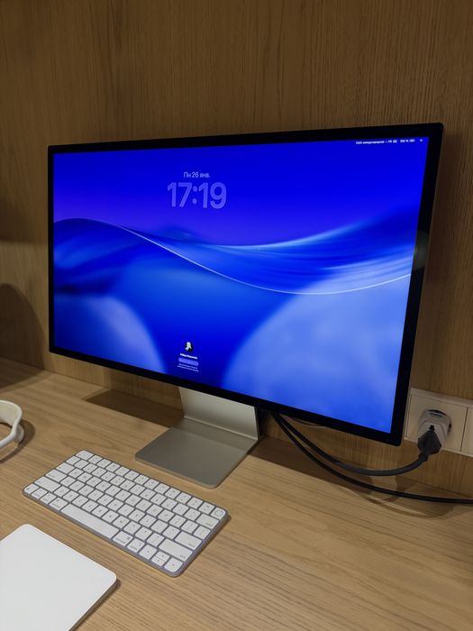 Apple studio display
