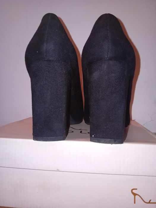 Buty na obcasie czarne