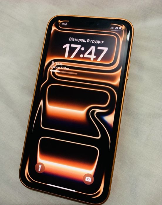 IPhone xr в корпусі 17 pro max , акб 100