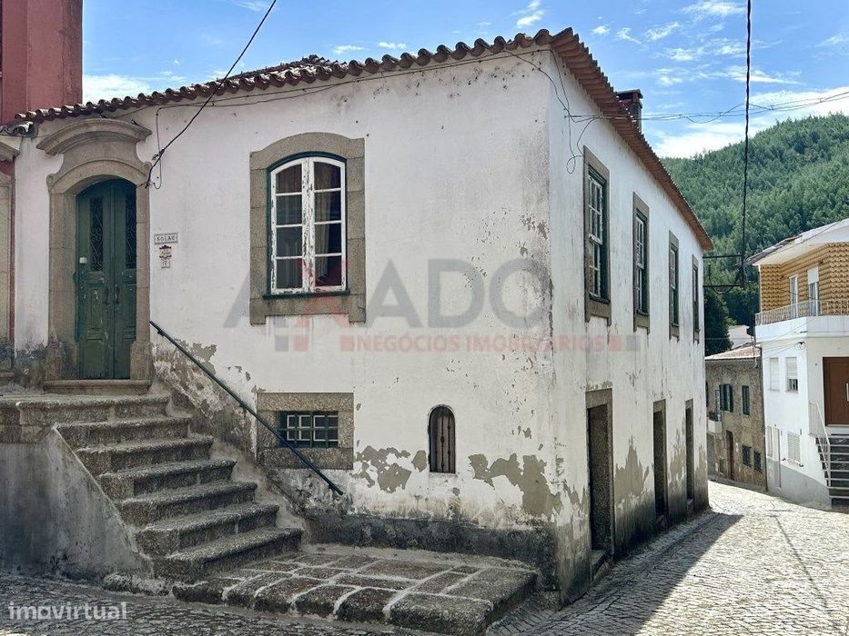 Moradia à beira rio