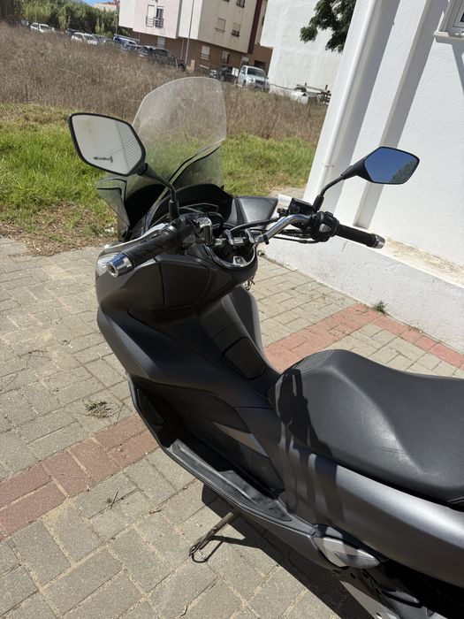 Honda PCX com 7 mil kms