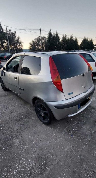Para Peças Fiat Punto de 2000 com boa mecânica