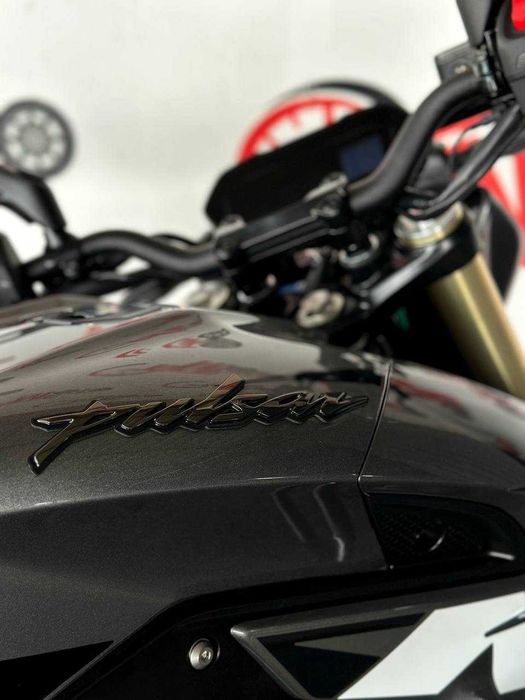Новий мотоцикл Bajaj Pulsar NS400