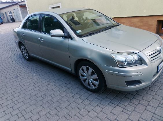 Toyota   AVENSIS