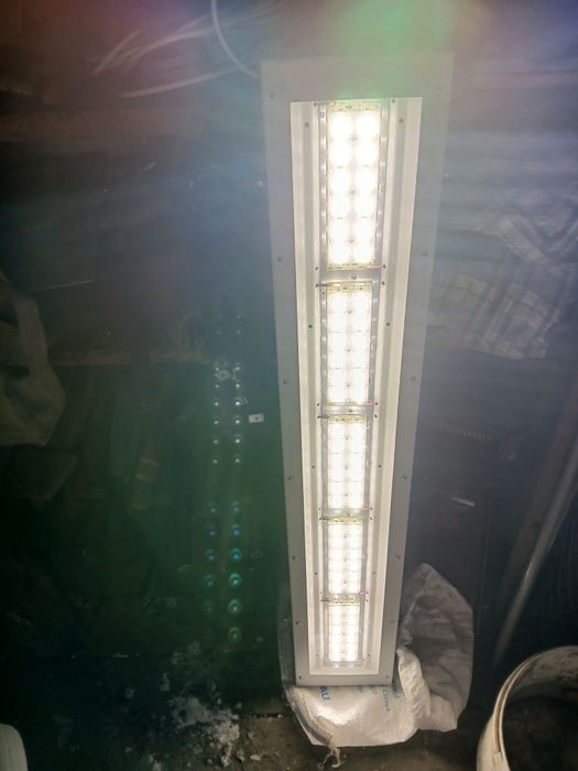 Прожектор свimлoлioдний