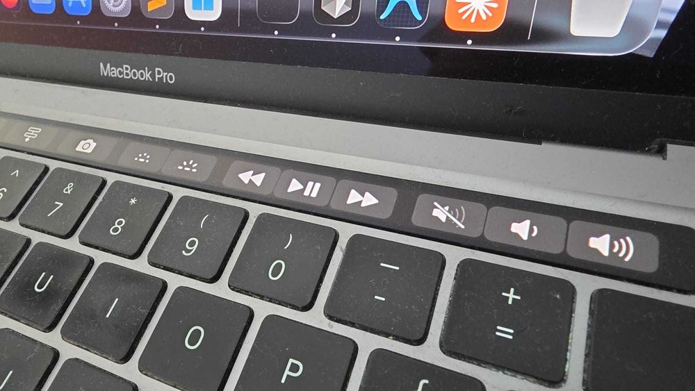 MacBook Pro 13” M2 2022 – Excelente Estado