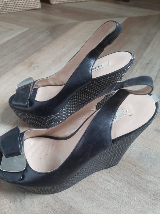 Sapatos Guess plataformas