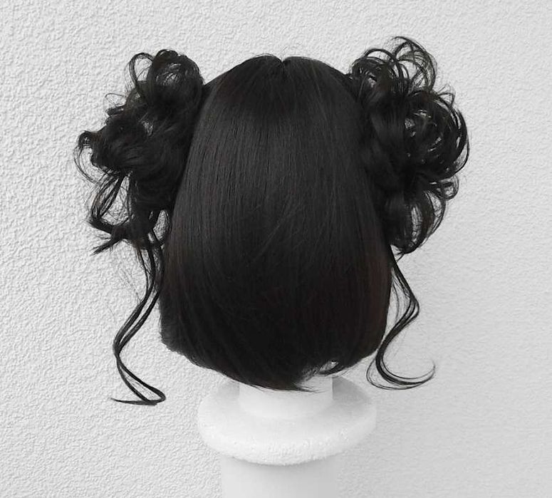 Brązowa krótka peruka prostą grzywką kitkami gothic lolita cosplay wig