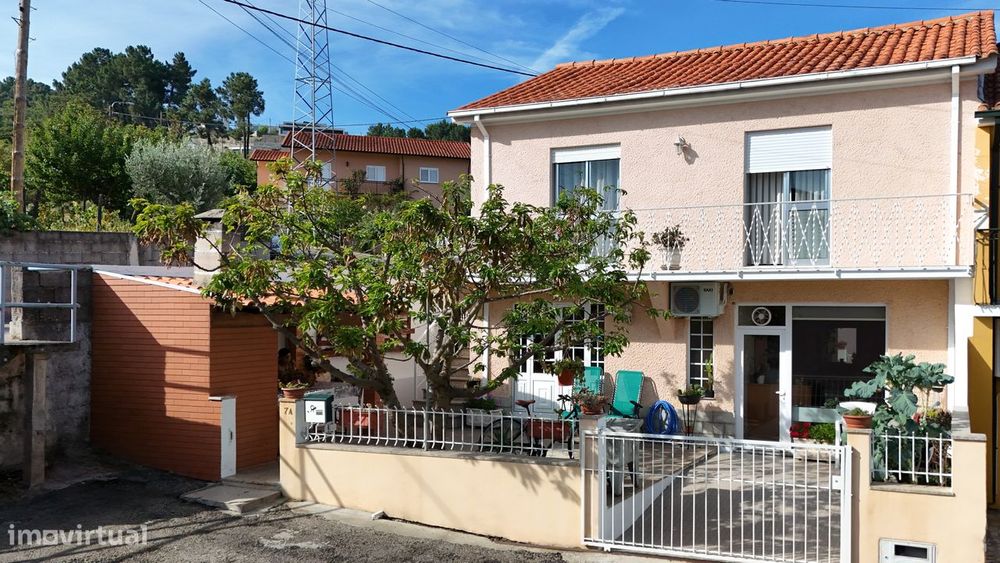 Moradia Geminada T3 + Escritório em Ferreirim - Lamego
