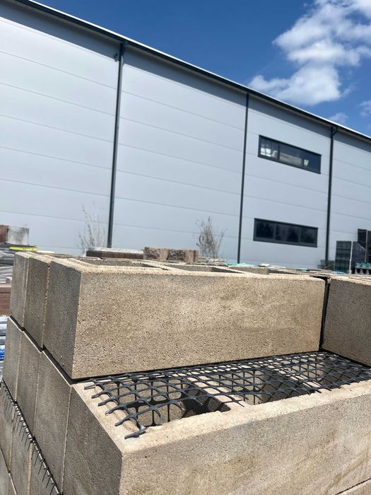 Bloczki Ogrodzeniowe Fronton Piaskowiec Beżowy 60x20x18 w cenie 15 zł