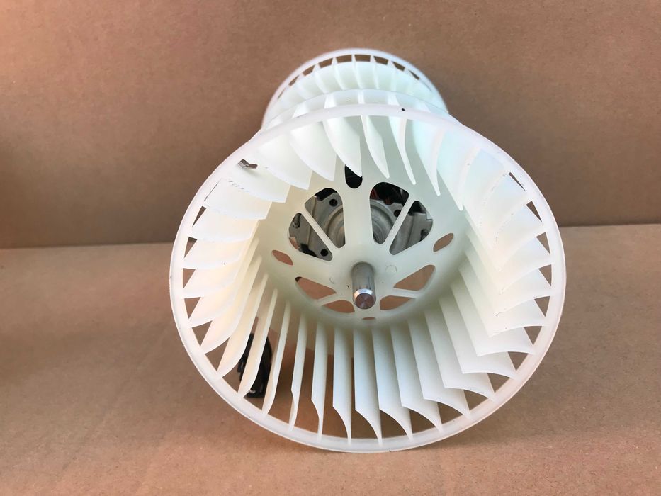 Моторчик печки BMW 5 E34 (88-95) 7 E32 (86-94) вентилятор