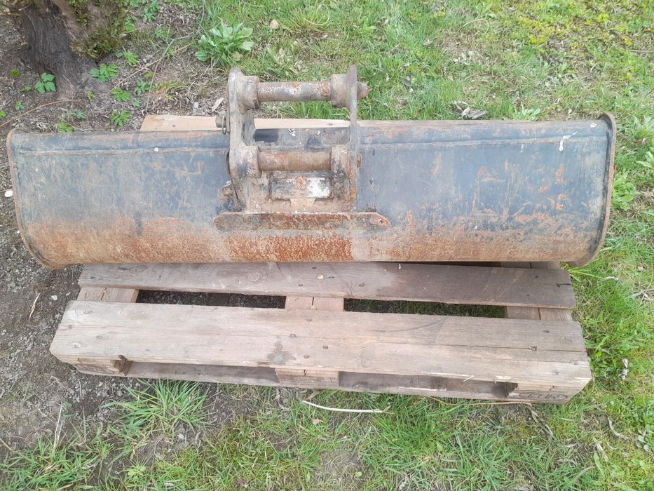 Łyżka do minikoparki Strickland skarpówka 120cm