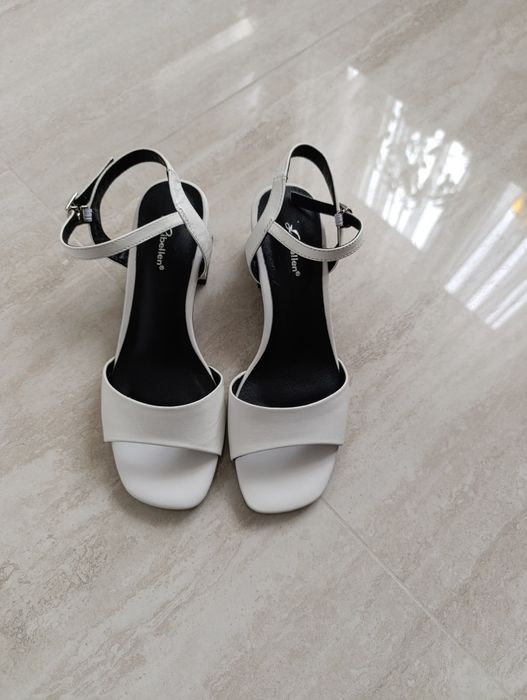 Босоніжки шкіряні 35р