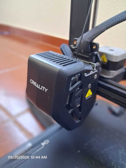Impressora 3D Creality Ender 3 V3 SE + 2 Filamentos