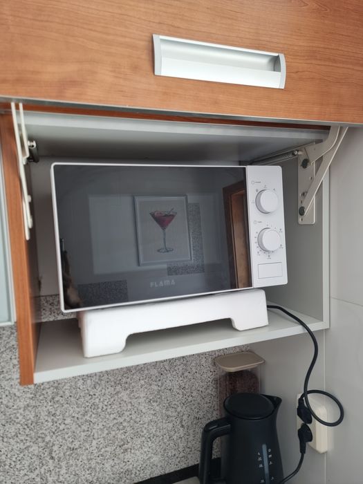 Micro-ondas FLAMA 1847FL 20 L