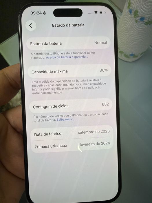 iPhone 15 Pro na cor azul